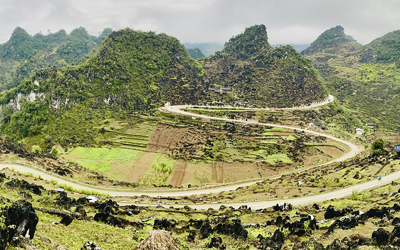 Thôn Du Già hùng vĩ