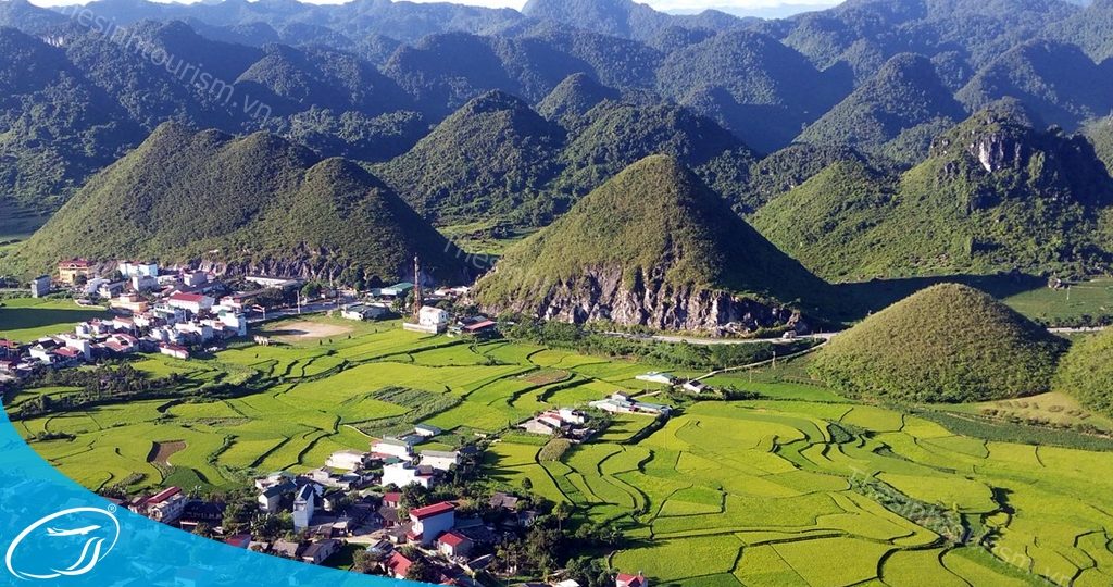 Cổng trời Quản Bạ và Núi Đôi Cô Tiên